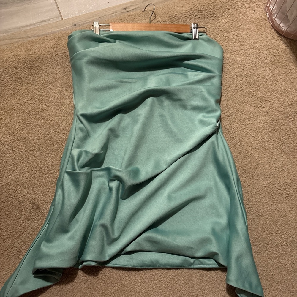 House of CB Green Ruched Strapless Sheath Dress